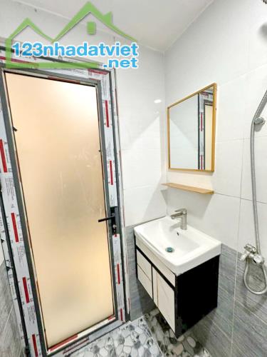 Bán nhà mới 1 lầu 43m2 mặt tiền đường Bông Sao Phường 5 Quận 8 - 1