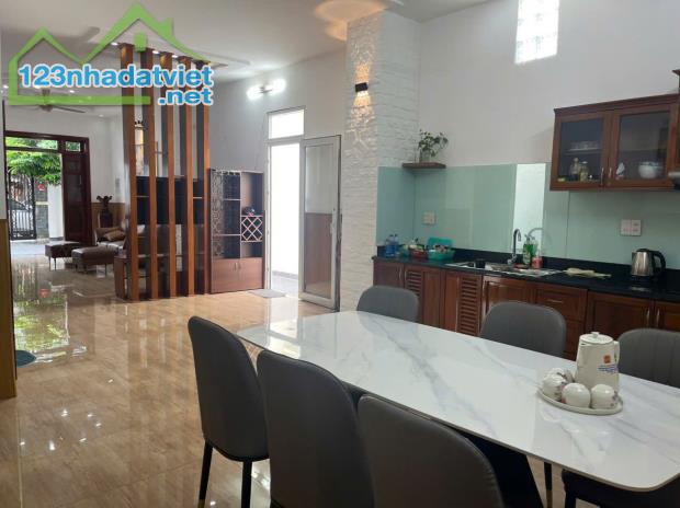 Cho thuê Biệt thự mini 3 tầng mặt tiền khu Phước Long giá rẻ 22tr/tháng full nội thất - 1