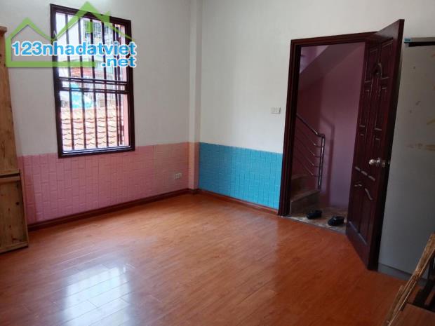 "Bán nhà phố Bạch Mai, Hai Bà Trưng 30m, 5 tầng. Giá: 7.2 tỷ. LH: 0937158386 - 3