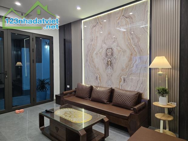 Bán nhà TÔN ĐỨC THẮNG 👉 ĐỐNG ĐA 👉 51m2 - Mặt tiền rộng 👉 10 tỷ 👉 NỘI THẤT lung linh - 1