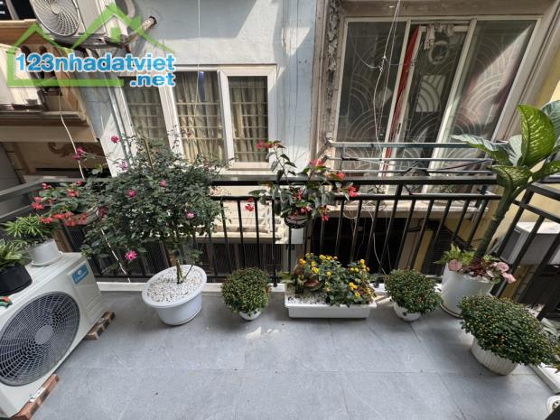 Bán nhà TÔN ĐỨC THẮNG 👉 ĐỐNG ĐA 👉 51m2 - Mặt tiền rộng 👉 10 tỷ 👉 NỘI THẤT lung linh - 3