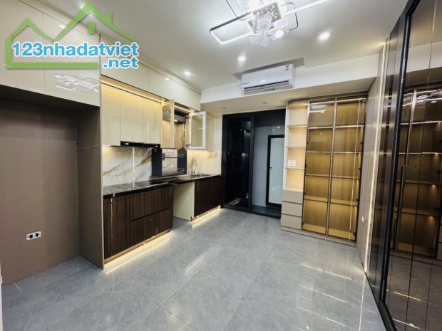 Bán nhà TÔN ĐỨC THẮNG 👉 ĐỐNG ĐA 👉 51m2 - Mặt tiền rộng 👉 10 tỷ 👉 NỘI THẤT lung linh - 4
