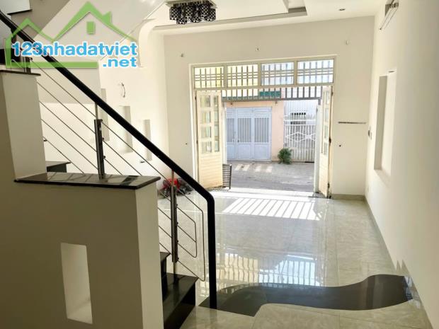 Nhà hẻm Đường Nhựa Ô TÔ cấp 1 Hùng Vương giữa khu dân cư đông đúc... - 2