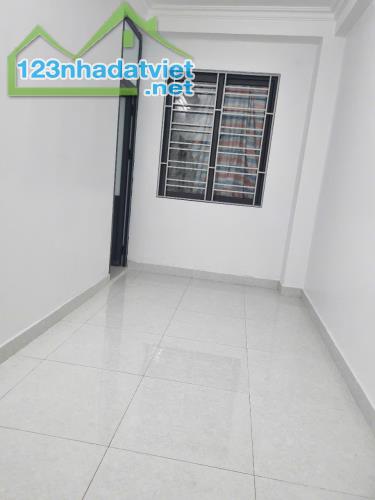 Bán nhà 5 tầng về ở luôn phố Lâm Tường - 2