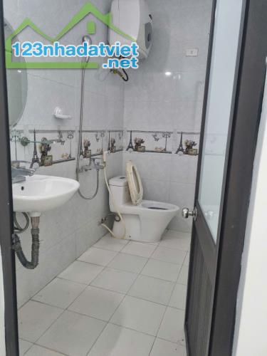 Bán nhà 5 tầng về ở luôn phố Lâm Tường - 3