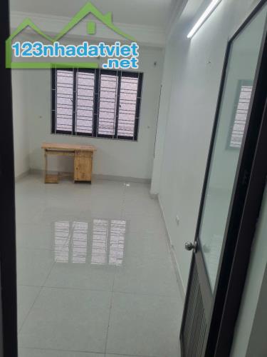 Bán nhà 5 tầng về ở luôn phố Lâm Tường - 4