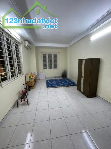 Cho thuê nhà ngõ phố Pháo Đài Láng Đống Đa 30m x 4 tầng, giá 10tr/tháng - 2