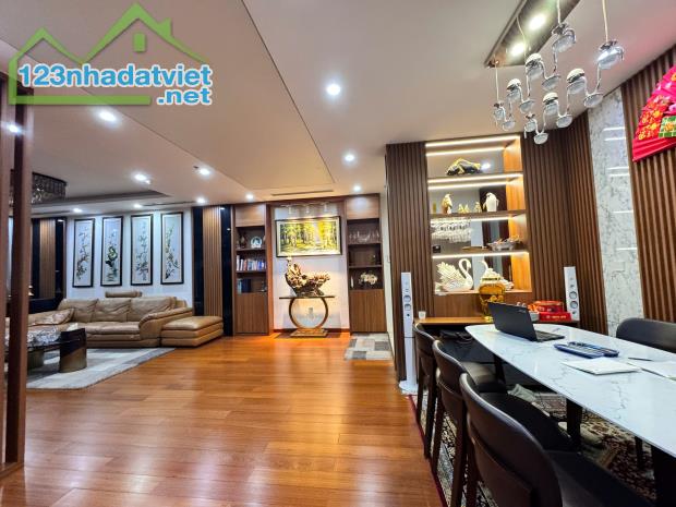Cho thuê căn hộ 4 phòng ngủ tại Vinhome Skylake - 4