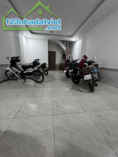 Bán tòa CCMN Bạch Mai, Hai Bà Trưng, thang máy, 12 phòng khép kín cho thuê