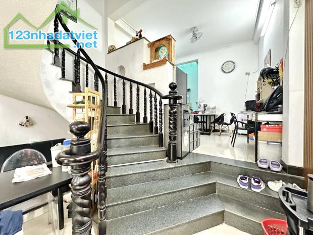 MẶT TIỀN KINH DOANH GIÁP LÊ QUANG ĐỊNH, PHAN VĂN TRỊ - 3