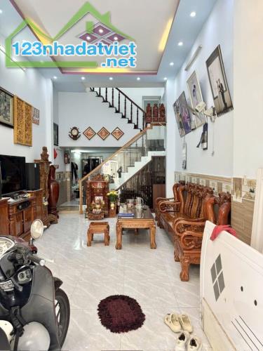 MẶT TIỀN KINH DOANH - GIÁP NGUYỄN OANH & NG.V.LƯỢNG - ĐG 6M THÔNG - 60M² - 3 TẦNG - 1