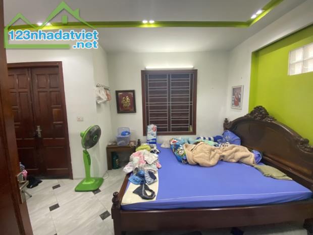 Nhà Dân xâyphố Sài Đồng, lô góc, View hồ điều hòa, 47m x 3T, MT 10m, nhỉnh 6 tỷ - 1