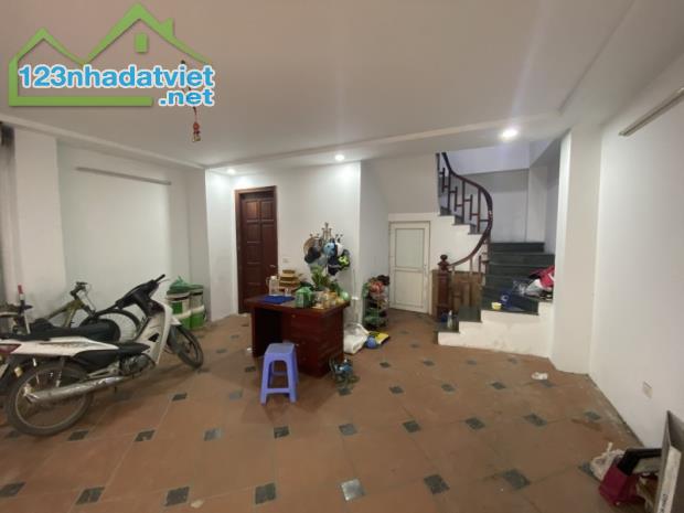 Nhà Dân xâyphố Sài Đồng, lô góc, View hồ điều hòa, 47m x 3T, MT 10m, nhỉnh 6 tỷ - 3
