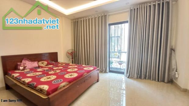 Bán nhà Lê Duẩn - Hoàn Kiếm: Mặt phố, kinh doanh, vỉa hè 3m, ô tô tránh, 7 chỗ vào nhà.