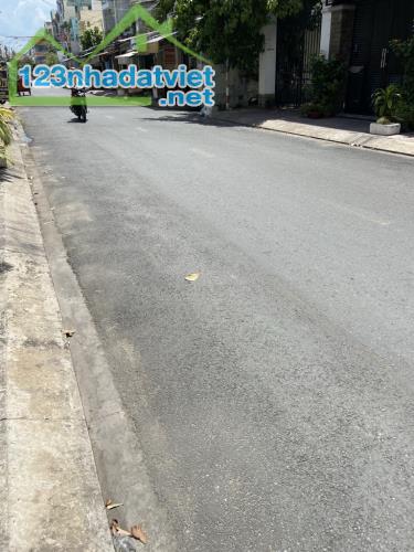 NHÀ GẦN PHẠM THẾ HIỂN, Q8, Ô TÔ VÀO NHÀ, 85M2, 5 TỶ, 0773993784 MS LINH