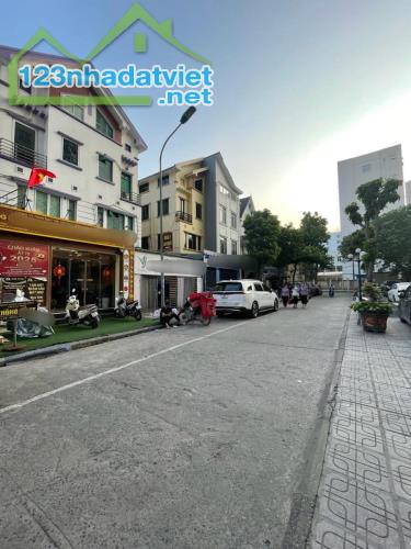 Bán biệt thự tại đường Tố Hữu 155m2, 4 tầng, mt 7m, 3 mặt thoáng, chỉ 32 tỷ. - 3
