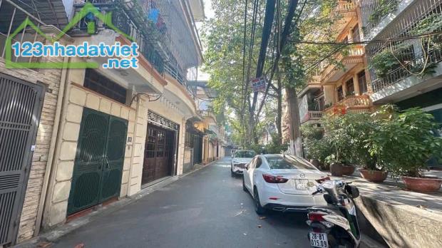 Bán đất tặng nhà. Khu phố lớn đẹp ở sướng lắm ý - 1