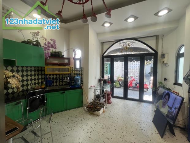 Nhà đẹp QUẬN 10 30m2 3 ngủ HẺM XE HƠI, KINH DOANH TỐT, giá 5.999 tỷ - 1