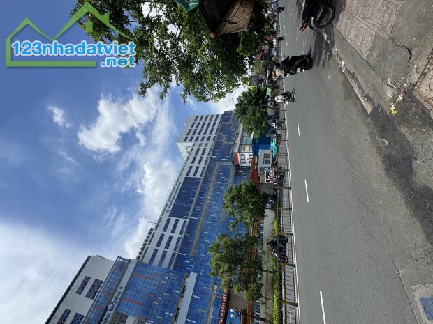 Nhà đẹp QUẬN 10 30m2 3 ngủ HẺM XE HƠI, KINH DOANH TỐT, giá 5.999 tỷ - 4