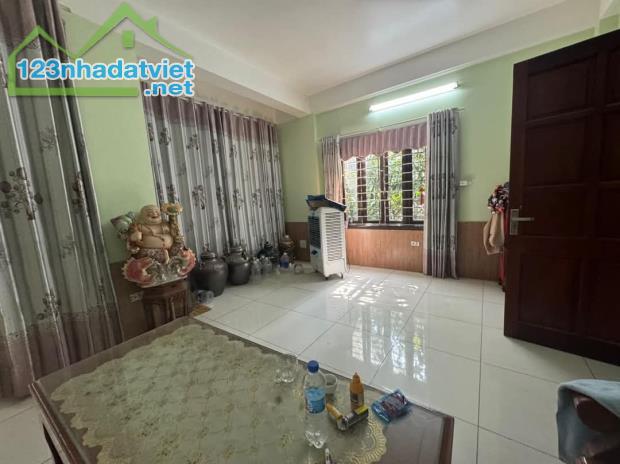 Bán nhà Tôn Thất Tùng 100m2, 4 tầng, lô góc, ô tô, kinh doanh, 30m ra phố, chỉ 23.5 tỷ. - 2