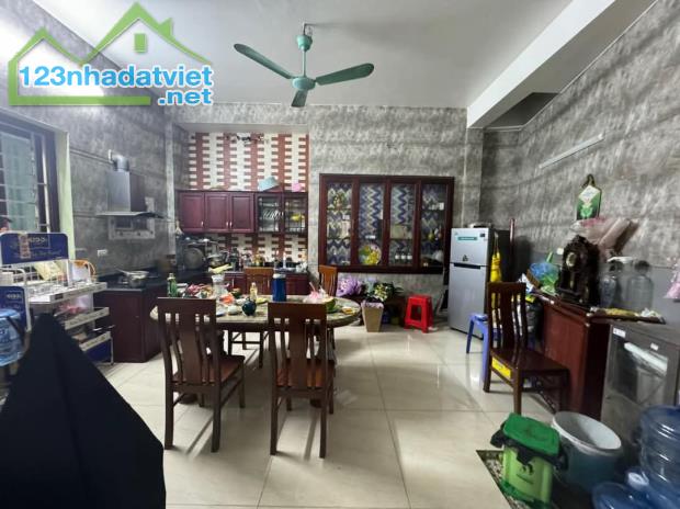 Bán nhà Tôn Thất Tùng 100m2, 4 tầng, lô góc, ô tô, kinh doanh, 30m ra phố, chỉ 23.5 tỷ. - 3
