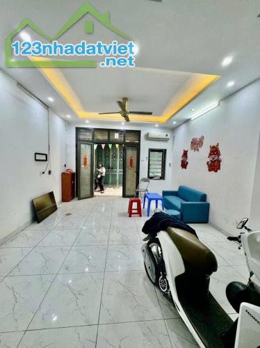 Duy nhất 1 nhà đường Láng Đống Đa lô góc ngõ ba gác thoáng sáng 5T 40m MT 4.5m đủ nội thất - 1