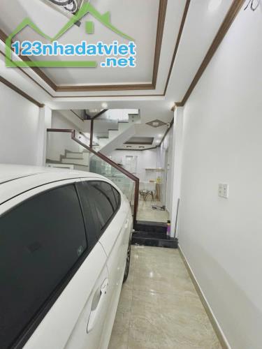 Hẻm Xe Hơi - Đã Hoàn Công , DT 40M2 ,4 Tầng Đúc Với 4PN,4WC Đoàn Thị Điểm - PN (Phan Đăng