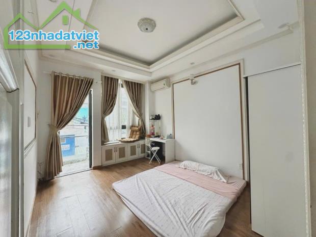 Hẻm Xe Hơi - Đã Hoàn Công , DT 40M2 ,4 Tầng Đúc Với 4PN,4WC Đoàn Thị Điểm - PN (Phan Đăng - 4