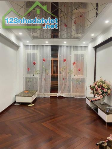 PHÂN LÔ VŨ HỮU - Ô TÔ TRÁNH - 3 THOÁNG DT 54m2 5 tầng MT 4.1m Giá 18.3 tỷ - 2