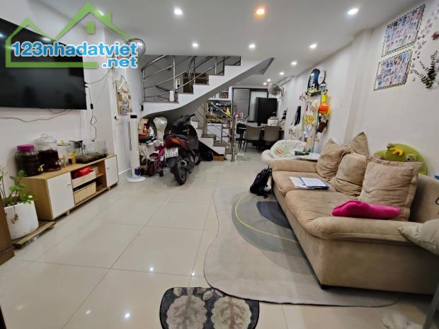 Nhà đẹp 3 tầng đường 3 Tháng Hai Quận 10, 4x12m chỉ 7.9 tỷ - 1