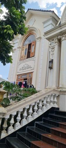 GẤP BÁN, BIỆT THỰ Ở + CHO THUÊ, DT 1000M²(NGANG 21M), DÒNG TIỀN HƠN 1 TỶ/NĂM