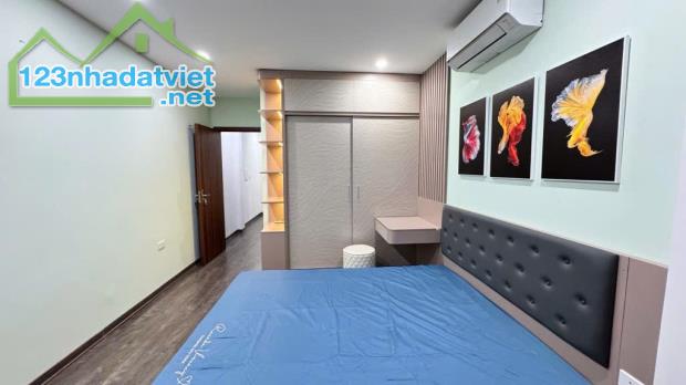 BÁN NHÀ ĐẸP NGUYỄN VĂN CỪ – 40M² NHỈNH 6 TỶ – Ô TÔ ĐỖ CỔNG ,10M Ô TÔ TRÁNH - 2