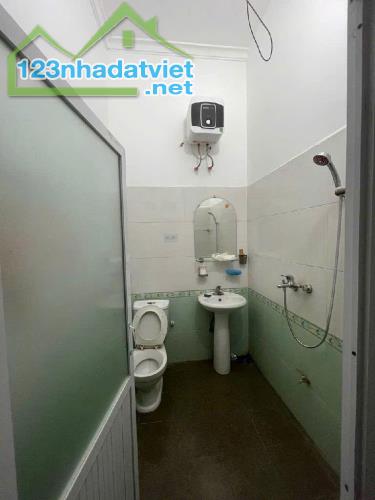 BÁN NHÀ ĐẸP NGUYỄN VĂN CỪ – 40M² NHỈNH 6 TỶ – Ô TÔ ĐỖ CỔNG ,10M Ô TÔ TRÁNH - 3