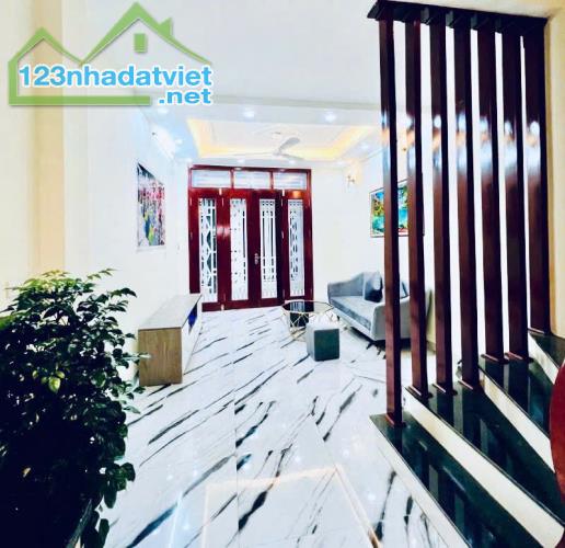 THẬT KHÔNG TƯỞNG NHÀ 5T HÀ ĐÔNG LẠI ĐẸP VÀ HẠT DẺ NHƯ NÀY, Ô TÔ ĐỖ - 1