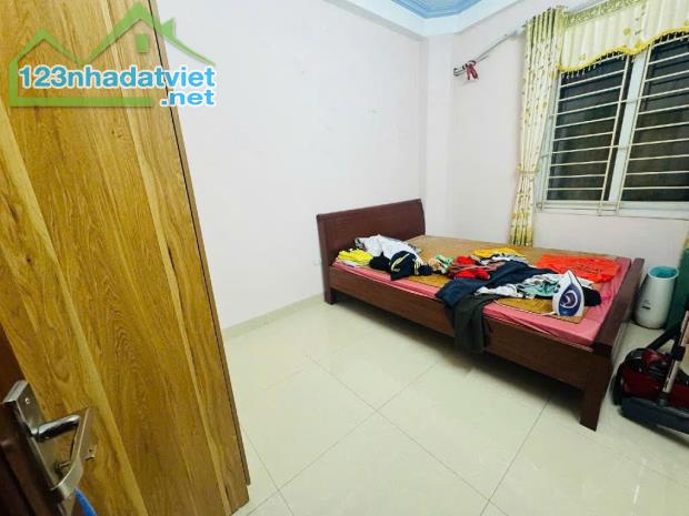 Bán nhà Thanh Xuân Phố Khương Đình 6,8 tỷ, 47m2, MT 5,7m, cách ô tô 30m - 2