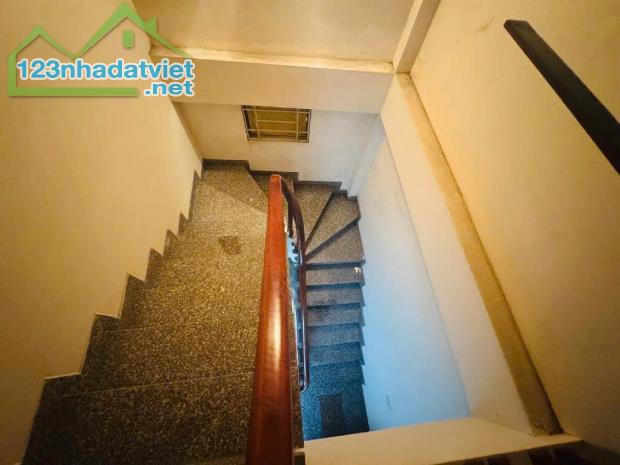 Bán nhà Thanh Xuân Phố Khương Đình 6,8 tỷ, 47m2, MT 5,7m, cách ô tô 30m - 1
