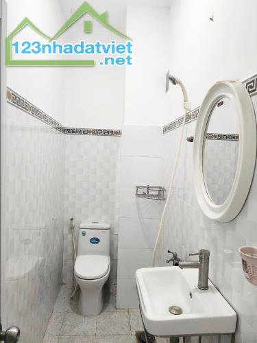 Bán CHDV 4 tầng hẻm xe tải 109 đường Dương Bá Trạc P1Q8. 10.5 tỷ - 3