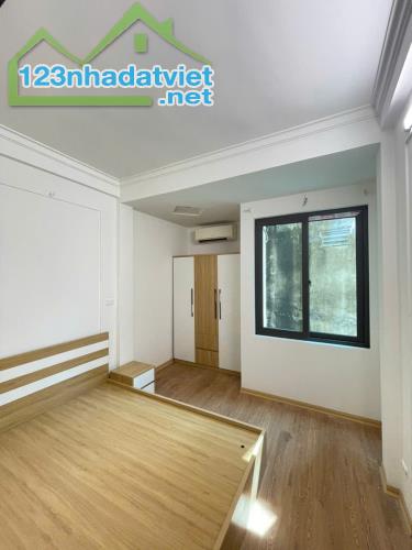 Bán nhà ở Mỹ Đình mới đẹp thoáng sáng ô tô đỗ gần dt 35m 5t mt 3,8m giá 4,9 tỷ