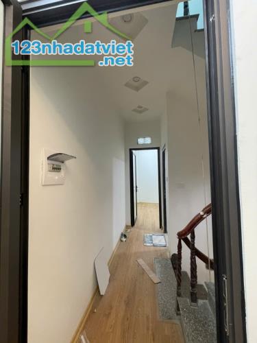 Bán nhà ở Mỹ Đình mới đẹp thoáng sáng ô tô đỗ gần dt 35m 5t mt 3,8m giá 4,9 tỷ - 2