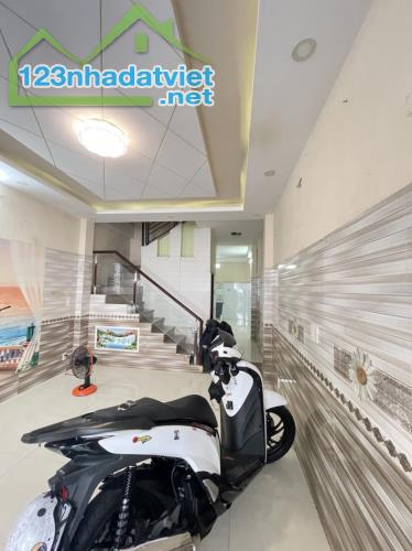 NHÀ 3 TẦNG BTCT - 54M2 - 4X14M VUÔNG A4 - NGAY CẦU NHỊ THIÊN ĐƯỜNG P6 QUẬN 8 - NHỈNH 4 TỶ - 5