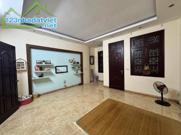 MẶT NGÕ KIM NGƯU - PHÂN LÔ ÔTÔ TRÁNH, ĐỖ NGÀY ĐÊM - GIÁ 13 TỶ - 3