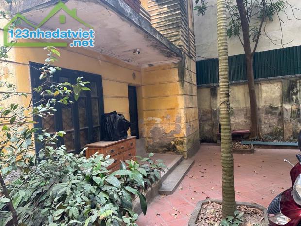 Mặt phố Cầu Giấy - MT rộng - Thoáng trước sau - Vỉa hè đá bóng. - 1
