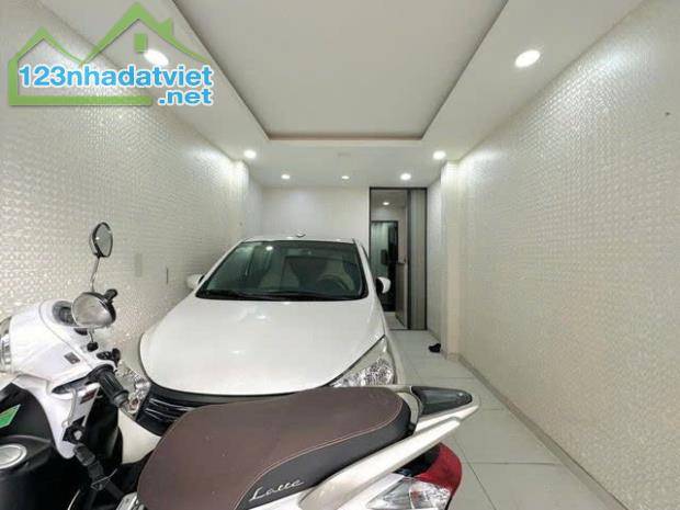 Nhà Mới 5Tầng Cách mặt Tiền 15M Hẻm Thẳng Xe Hơi Sổ Vuông 30m2 Gía 7,5 Tỷ Thương Lượng - 2