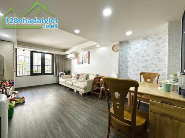 Nhà Mới 5Tầng Cách mặt Tiền 15M Hẻm Thẳng Xe Hơi Sổ Vuông 30m2 Gía 7,5 Tỷ Thương Lượng - 3