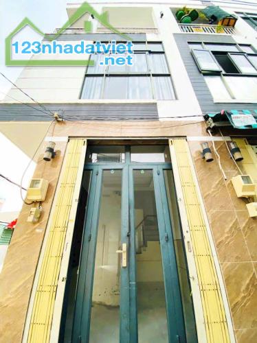 Bán nhà mặt tiền tại TT Nhà Bè - Diện tích: 3,2m x 8,0m - Giá: 2 Tỷ 490T
