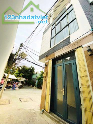 Bán nhà mặt tiền tại TT Nhà Bè - Diện tích: 3,2m x 8,0m - Giá: 2 Tỷ 490T - 1