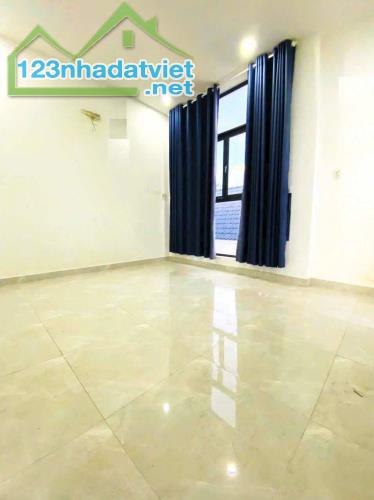 Bán nhà mặt tiền tại TT Nhà Bè - Diện tích: 3,2m x 8,0m - Giá: 2 Tỷ 490T - 2