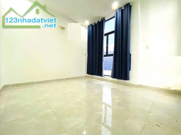 Bán nhà mặt tiền tại TT Nhà Bè - Diện tích: 3,2m x 8,0m - Giá: 2 Tỷ 490T - 4