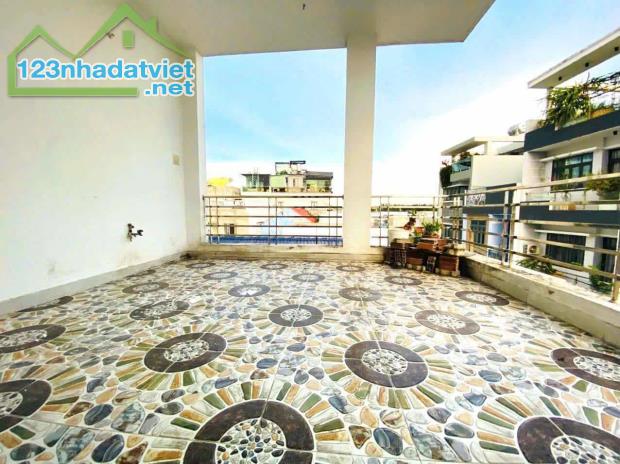 Bán nhà mặt tiền tại TT Nhà Bè - Diện tích: 3,2m x 8,0m - Giá: 2 Tỷ 490T - 5