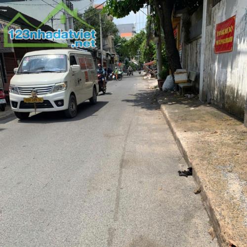 Đường Nguyễn Duy Cung, Hẻm xe hơi, 3PN có PN dưới trệt, 56m2, Chỉ 4 Tỉ 099 - 4